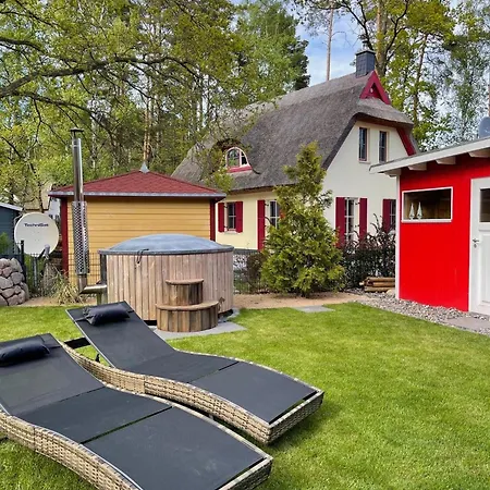 Semesterbostad Svanvithe *